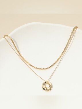 18K Gold Dipped Interlocking Open Ring Pendant Accent Layered Necklace